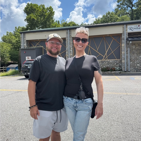 Meet your Posher, Amber - Picture 3 of 3